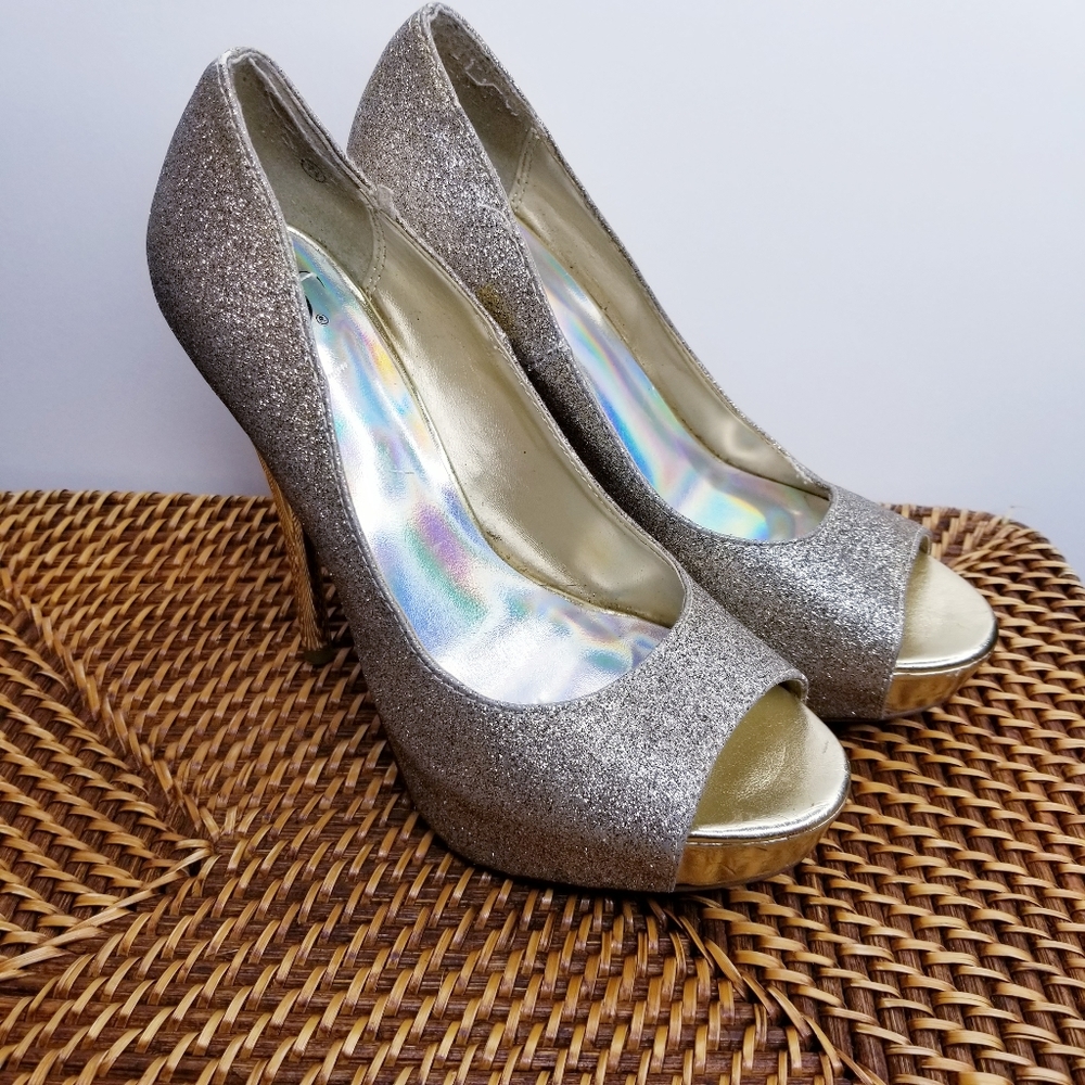 Women's Size 7.5 Gold Glitter Peep Toe Stilettos